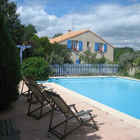 Bed and Breakfast Les Pierres Blanches à Bonneuil-Matours Extérieur photo