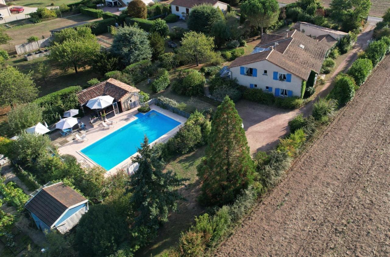 Bed and Breakfast Les Pierres Blanches à Bonneuil-Matours Extérieur photo