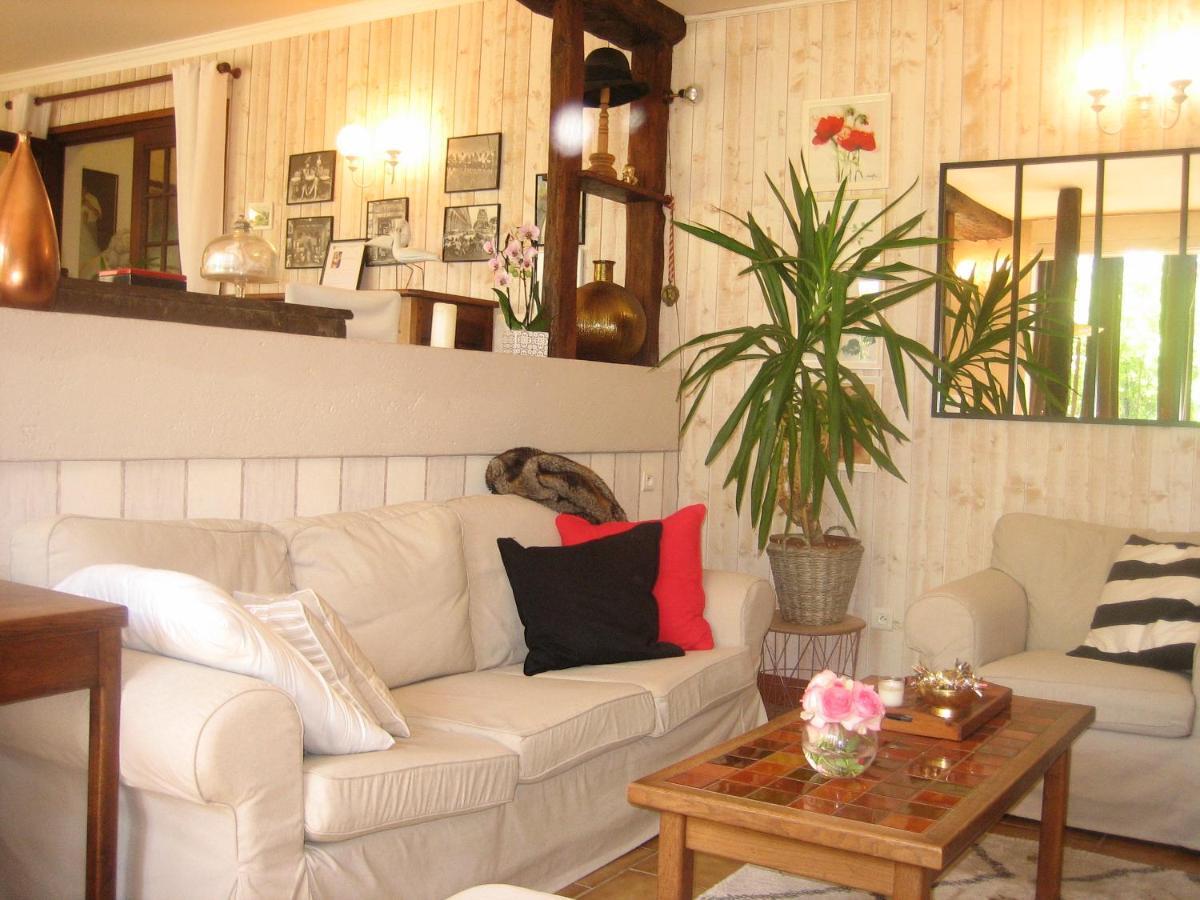 Bed and Breakfast Les Pierres Blanches à Bonneuil-Matours Extérieur photo
