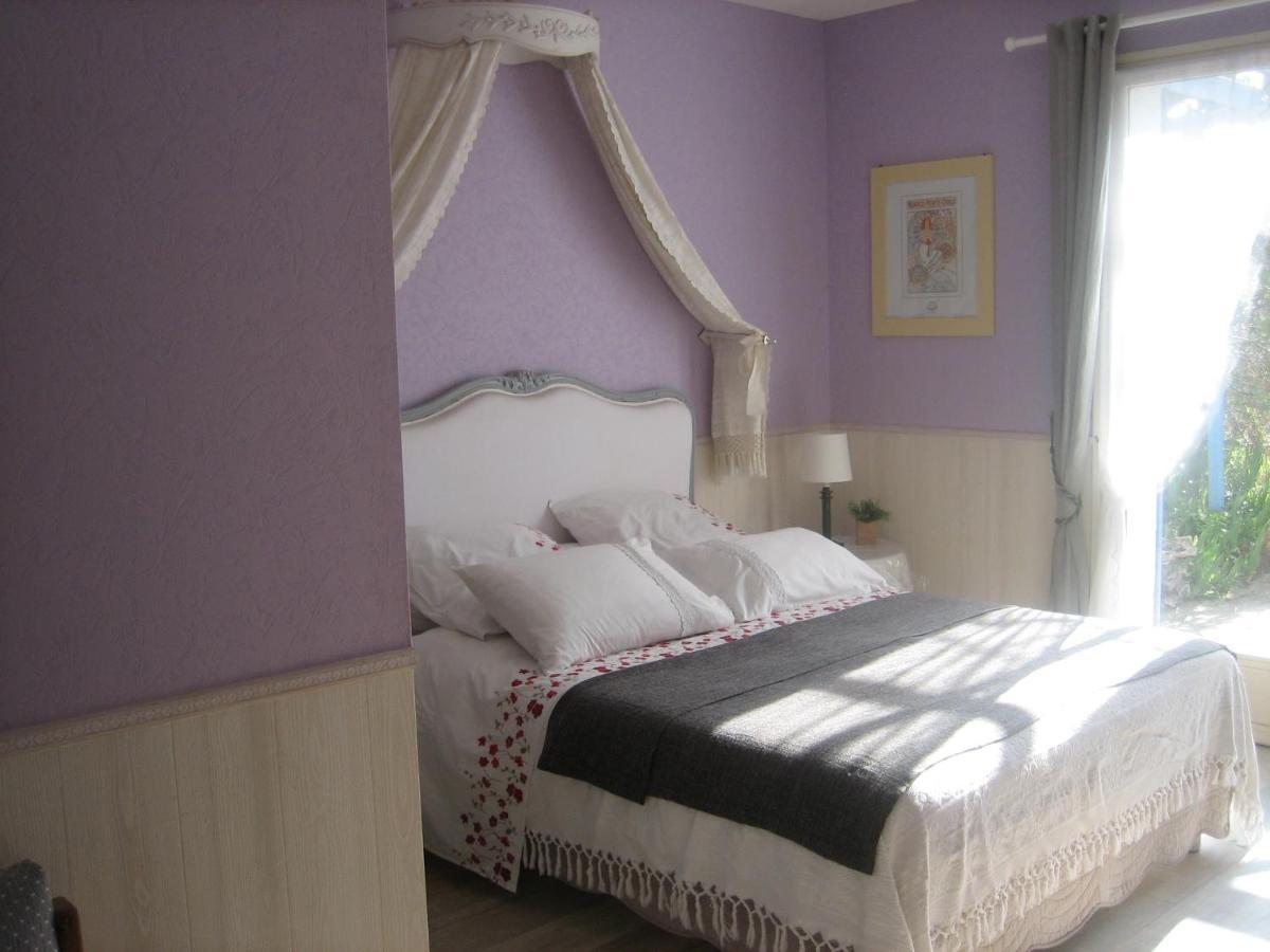 Bed and Breakfast Les Pierres Blanches à Bonneuil-Matours Extérieur photo