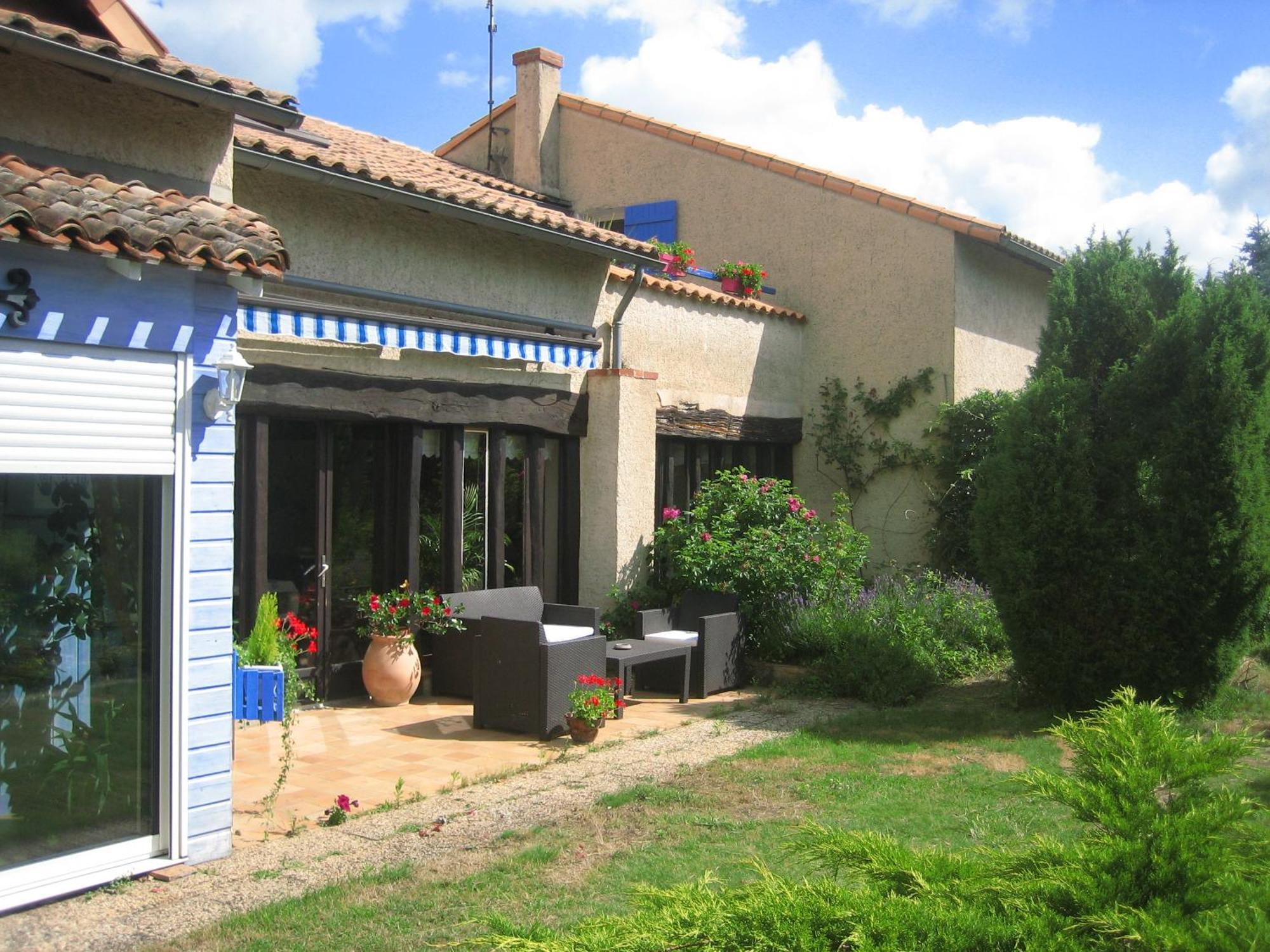 Bed and Breakfast Les Pierres Blanches à Bonneuil-Matours Extérieur photo